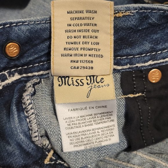 Miss Me Signature Cuffed Capri Jeans Size: 25 - Picture 7 of 13
